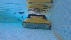 Poolroboter Dolphin W20 Bodenreiniger Mit Caddy -Schwimmbad Verkaufs-Shop Dolphin W20 Poolroboter 2 1280x1280