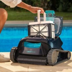 Akku Poolroboter Dolphin LIBERTY 200 - Wand- Und Bodenreiniger -Schwimmbad Verkaufs-Shop maytronics dolphin liberty akku poolroboter 5 1280x1280